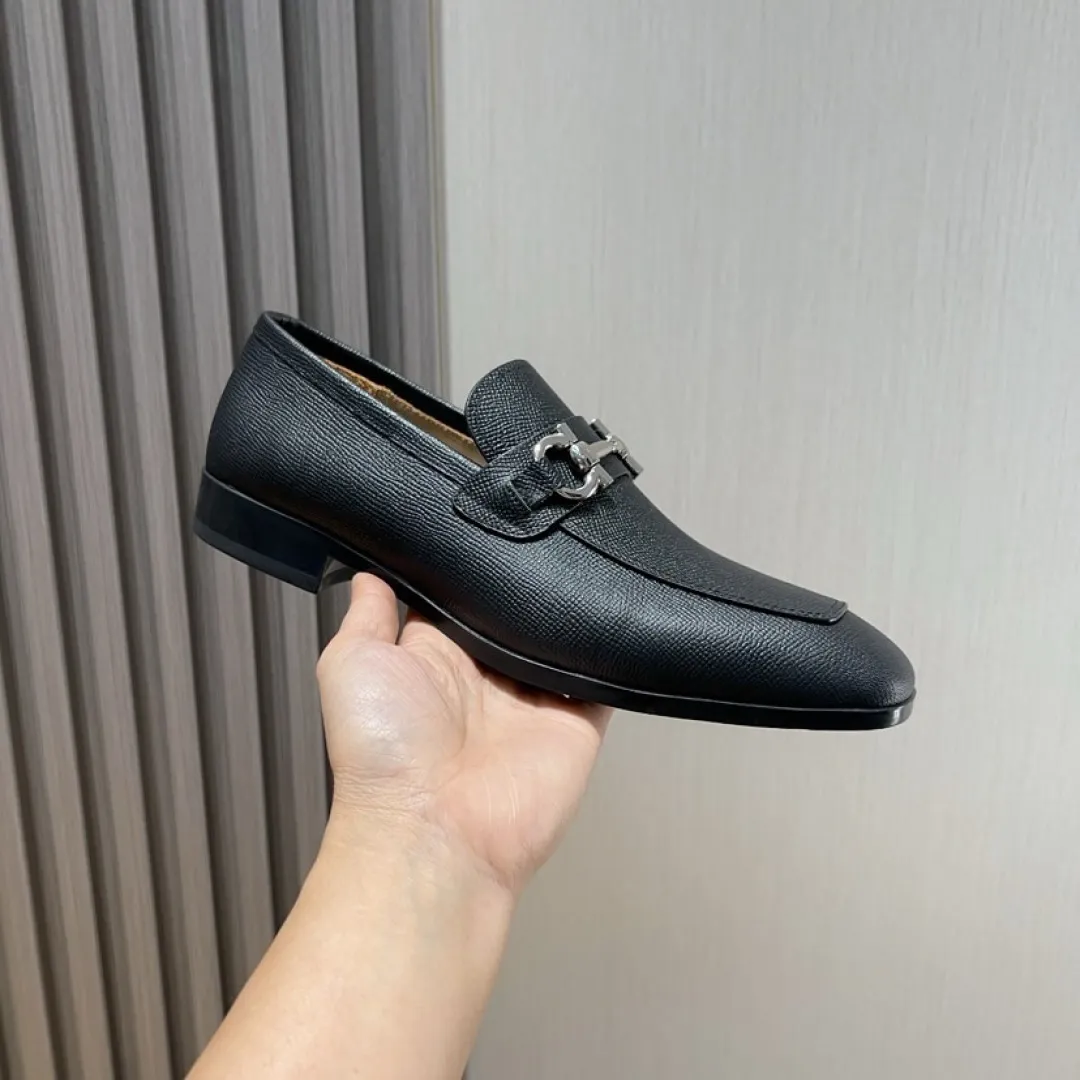 Men's Men's Shoes💰P640💰🔥《Ferragamo》👏Latest • High-end top brand luxury ~ purchasing agency, top quality ~. New fashionable business men's shoes🔜The uppers are made of original open-edge beaded cowhide➕cowhide·lining, with fine workmanship. The original stylish and soft combination wear-resistant and non-slip outsole is light and comfortable on the feet. The real thing looks better in real photos. Size: 38--44